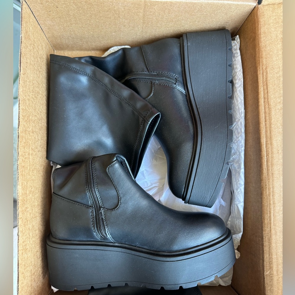 Steve Madden Platform Knee High Boots Black Size 6 New Without Tags Half Zip